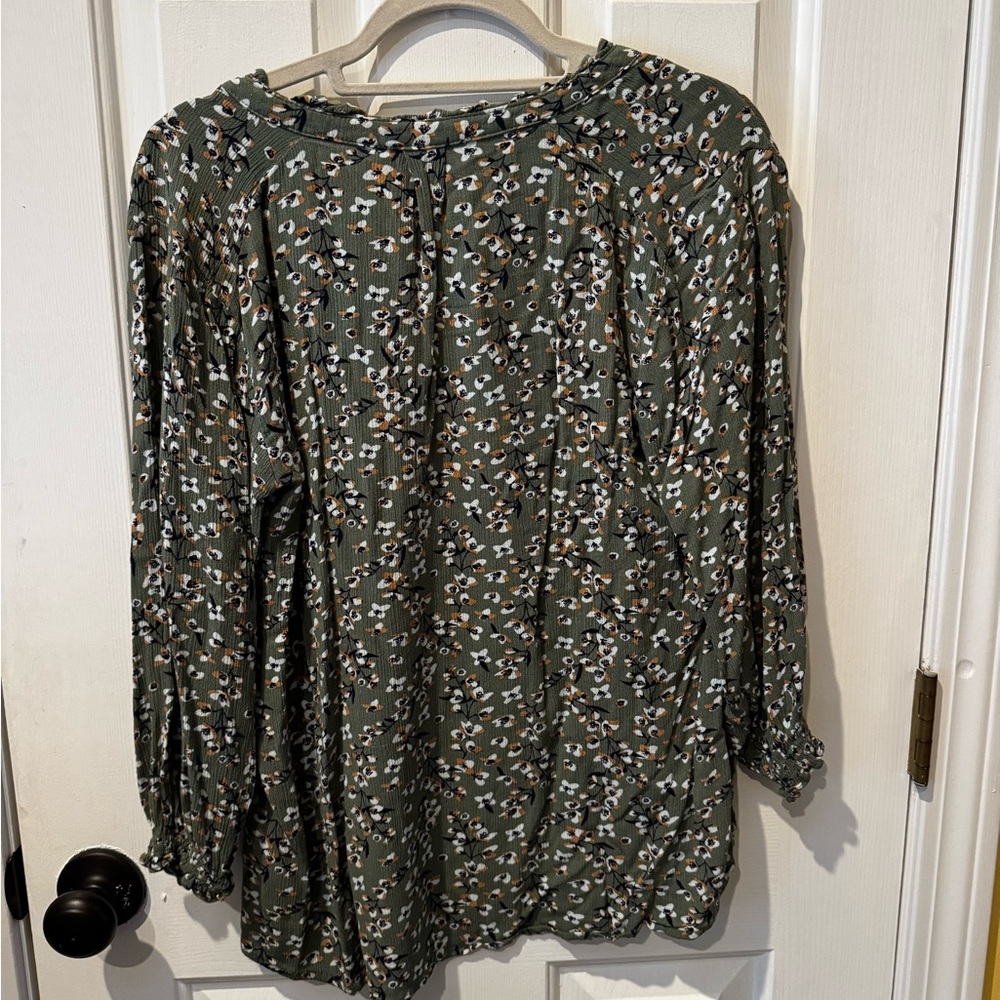 Monday Fun Floral Blouse - Picture 4 of 6